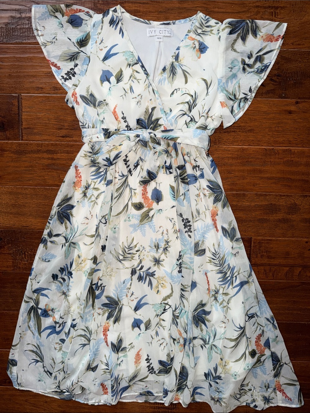Ivy City Co Kids Mini Lyla Dress in Ivory Floral, size 9/10